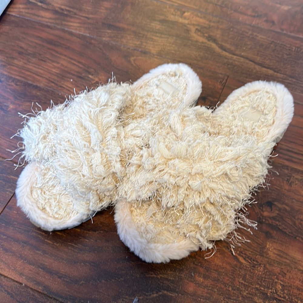 JustFab slippers size 10